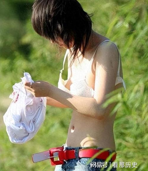 ***人體藝術(shù)**